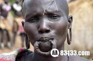 瓜哥带你吃瓜奇葩雕像